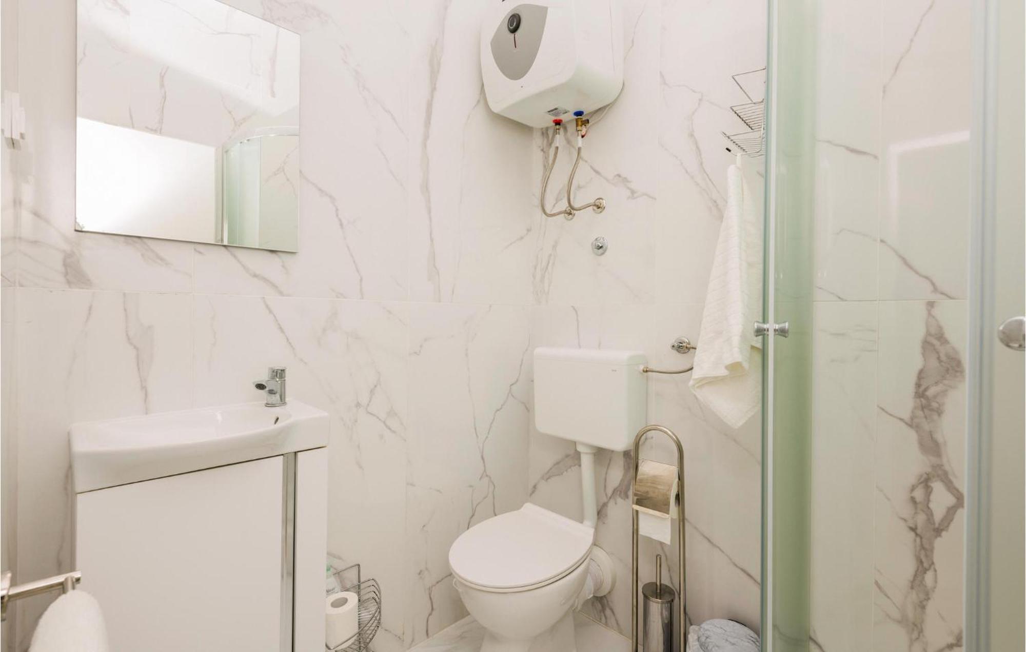 Nice Apartment In Podaca With Wi-Fi Экстерьер фото